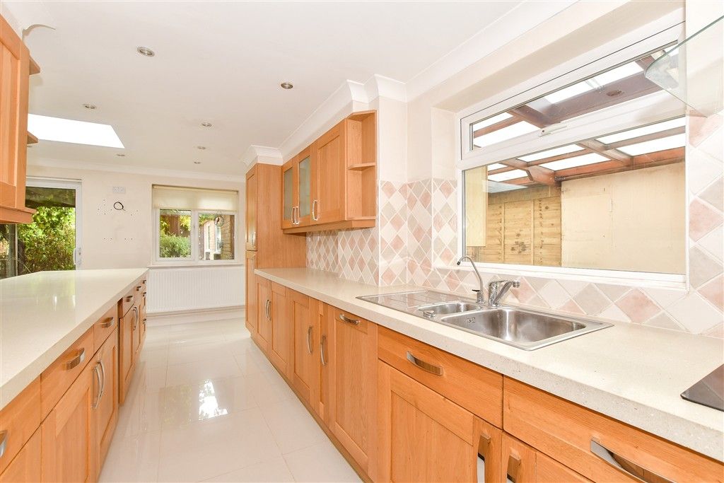 Property photo 3 of 16 Kitchen