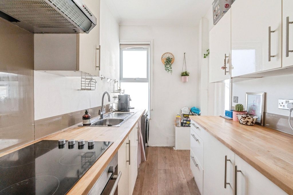 Property photo 3 of 9 Pbox-Img.Jpg