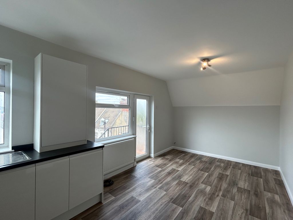 Property photo 2 of 7 Dining Area