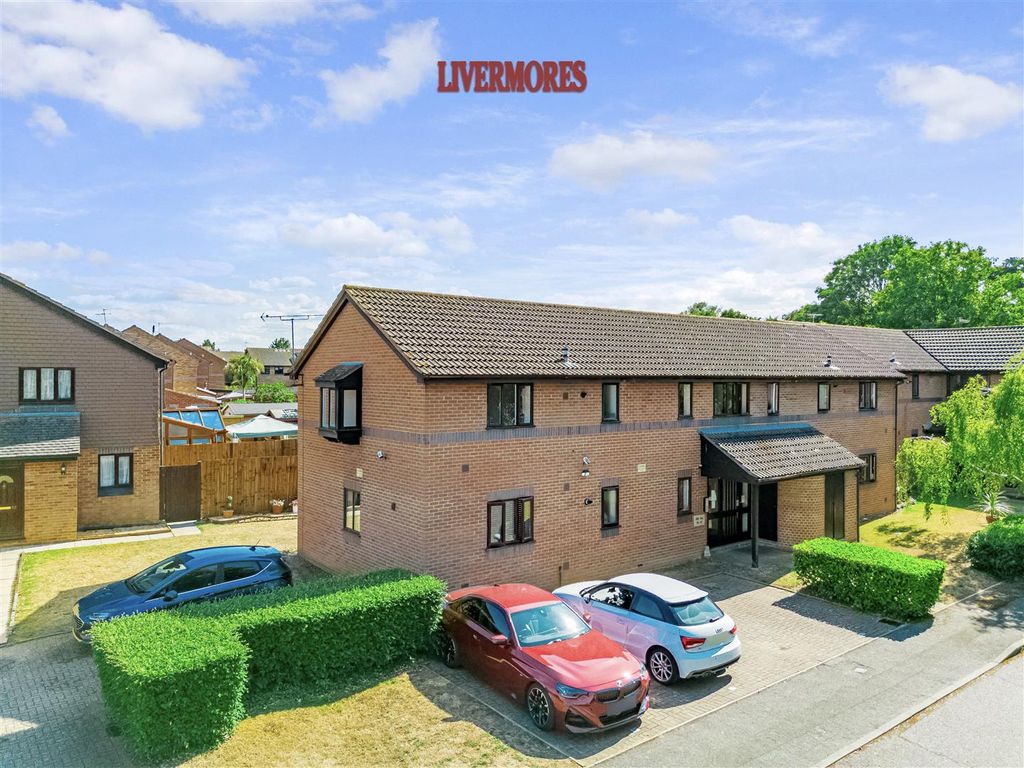 Property photo 1 of 14 External