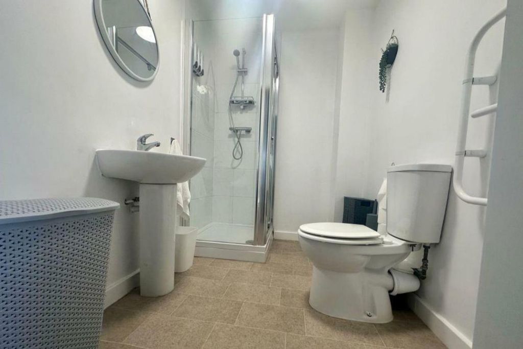 Property photo 3 of 5 Bathroom