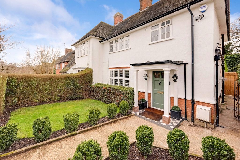 Property photo 1 of 9 Picture No. 11