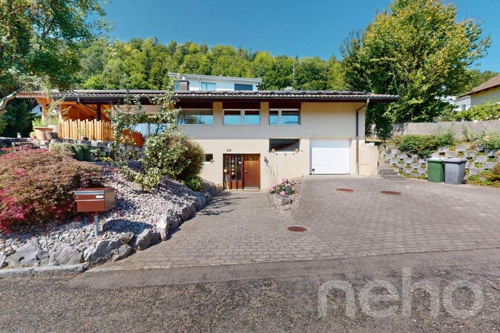Property photo 1 of 12