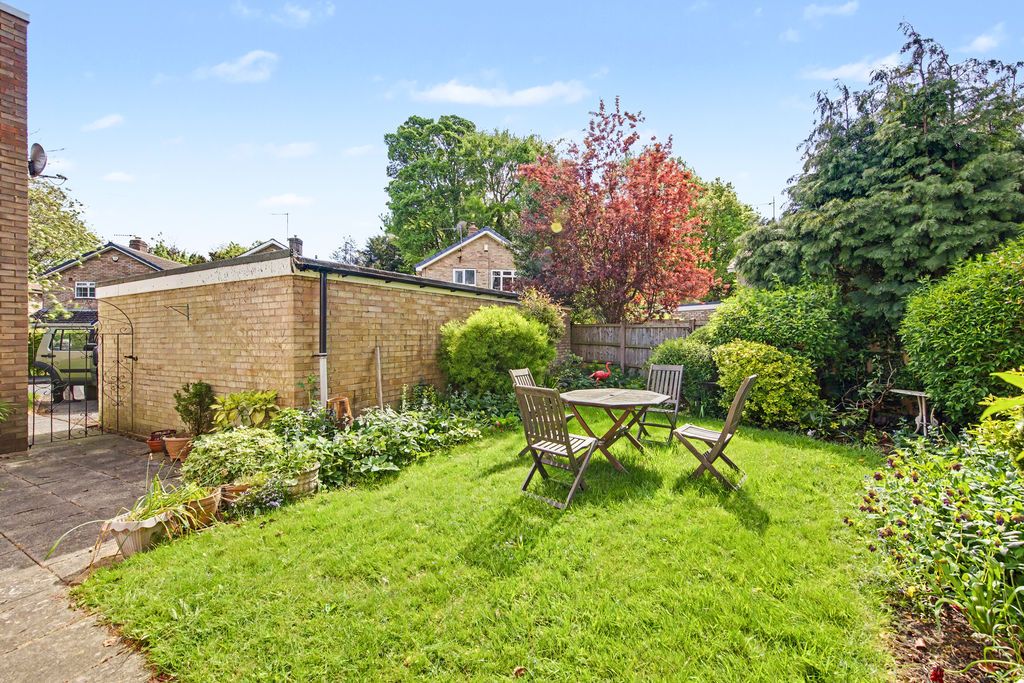 Property photo 3 of 25 Communal Garden