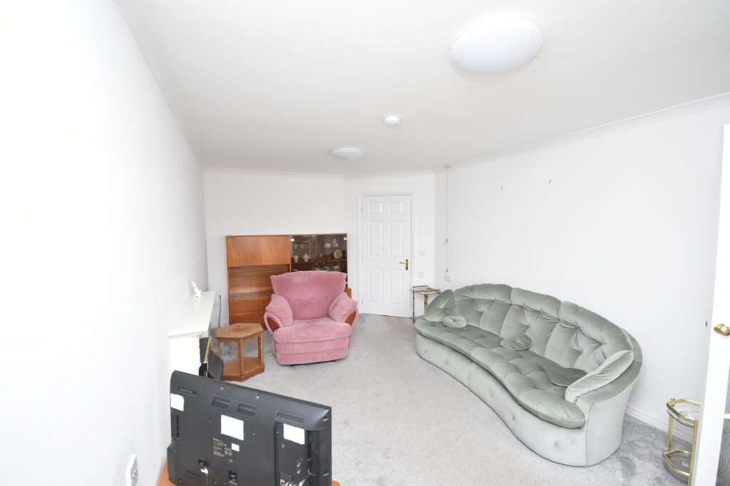 Property photo 3 of 14