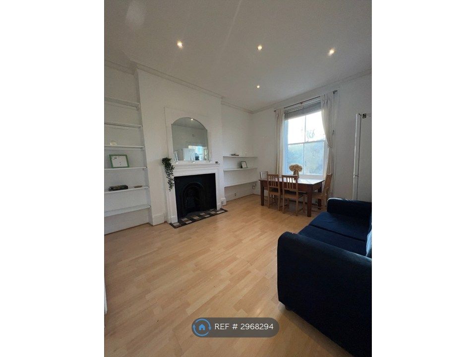 Property photo 1 of 5 Living Room