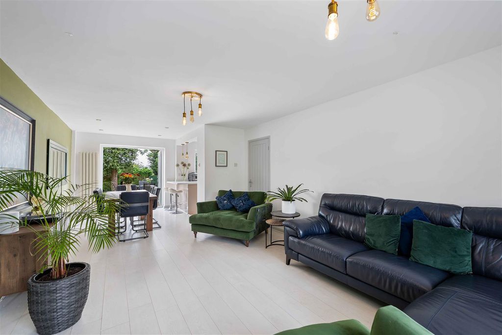 Property photo 3 of 26 Fairview-05.Jpg