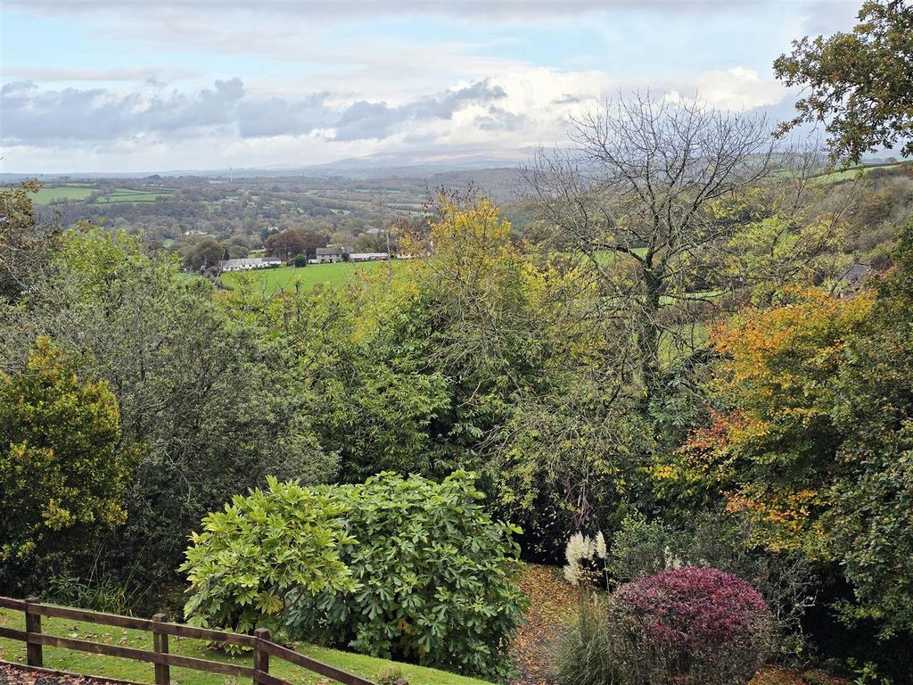 Property photo 3 of 12 1000056740.Jpg