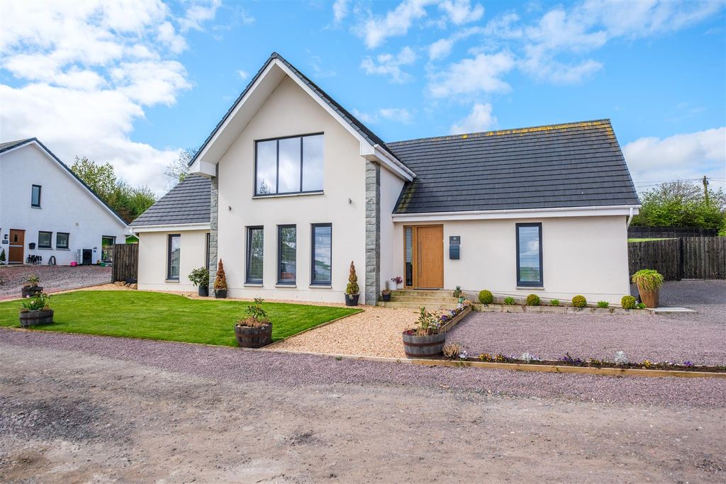 Property photo 1 of 27 Taigh Seanair-1.Jpg