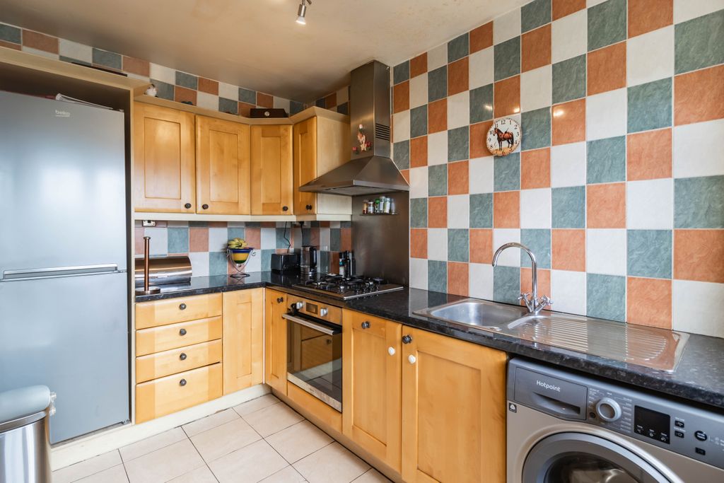 Property photo 3 of 22 Kitchen