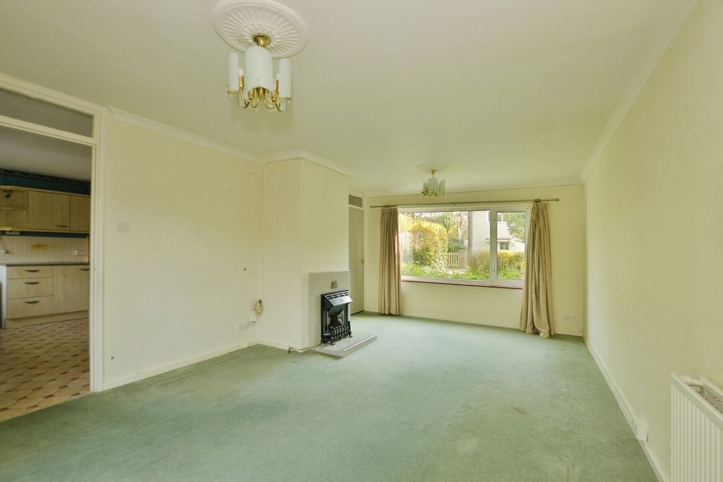 Property photo 2 of 14 Lounge