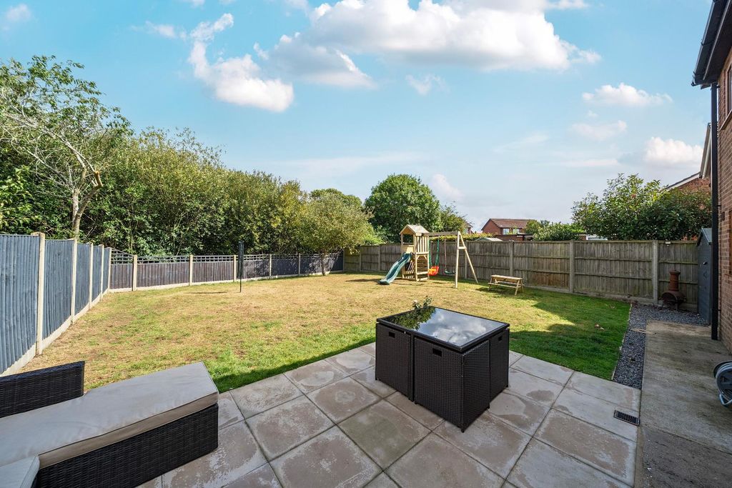 Property photo 3 of 23 Garden 1.Jpg