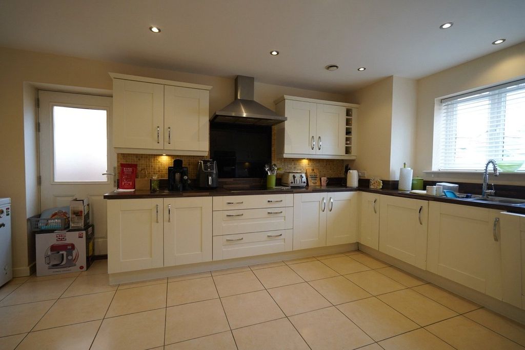 Property photo 2 of 14 Picture No. 09