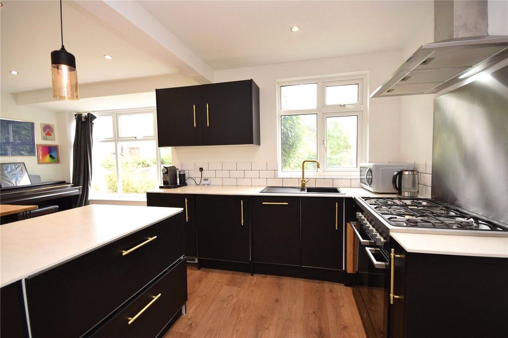 Property photo 2 of 15 Picture No. 04