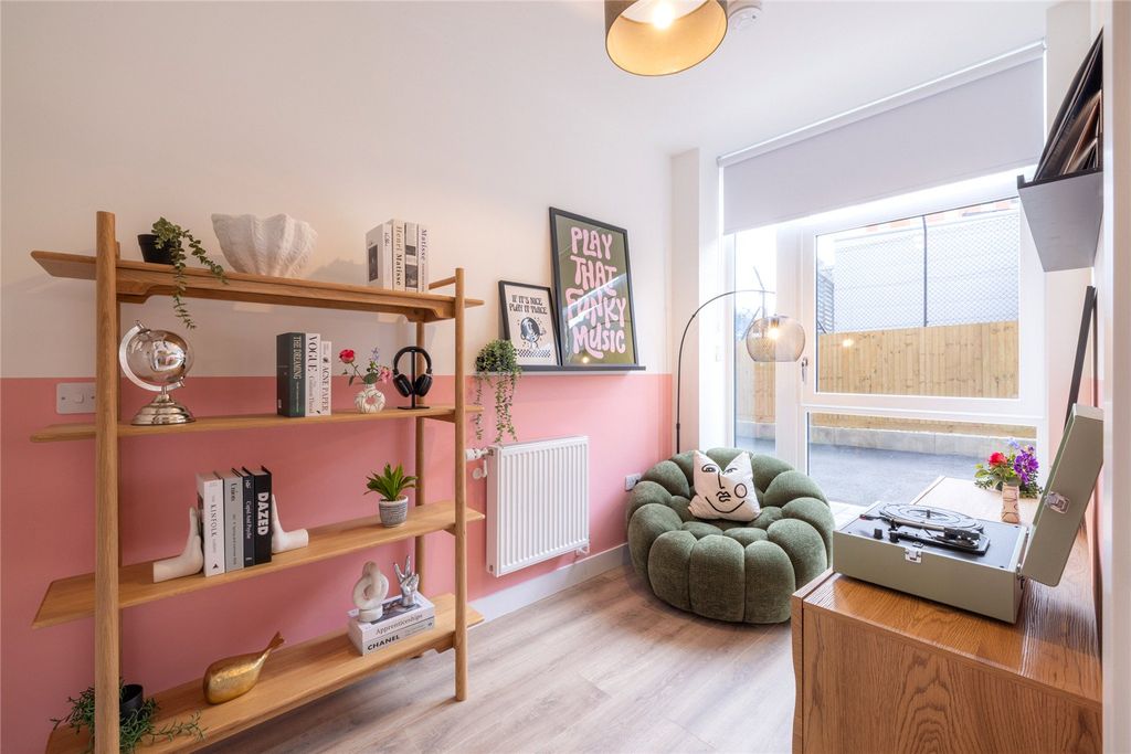 Property photo 2 of 8 Picture No. 03