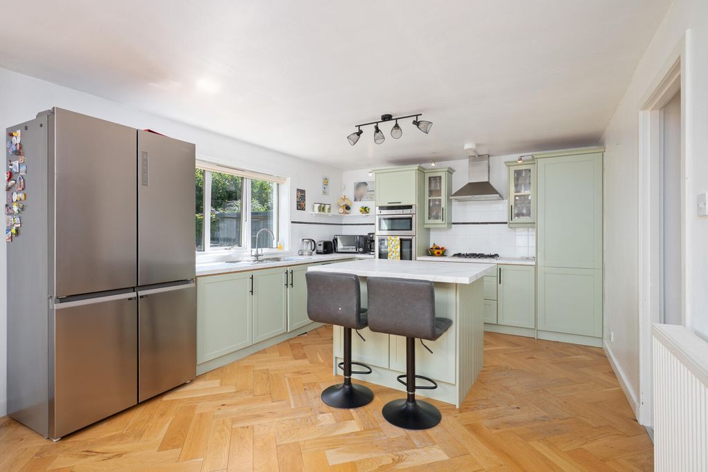 Property photo 3 of 29 Kitchen