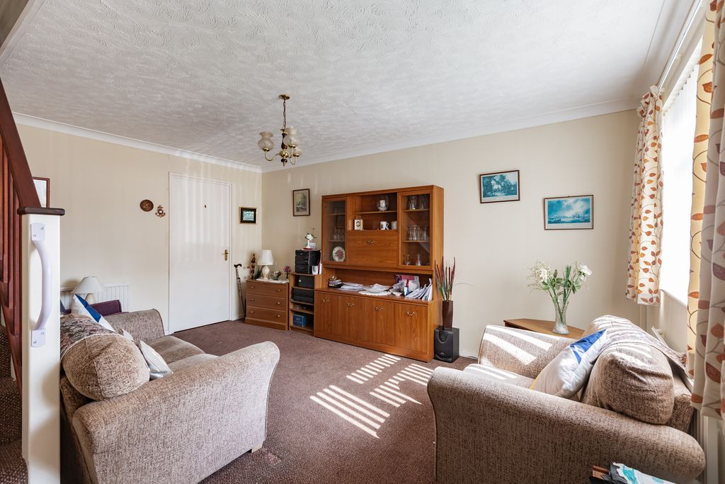 Property photo 2 of 8