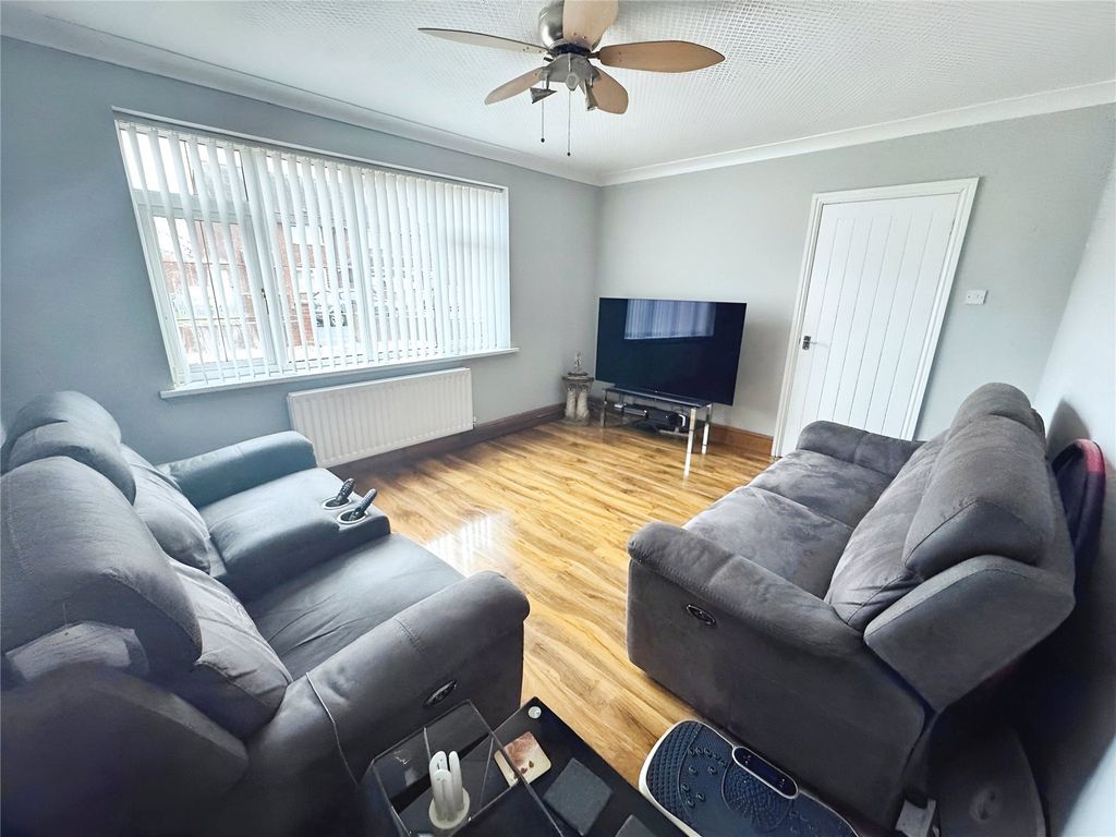 Property photo 2 of 14 Lounge