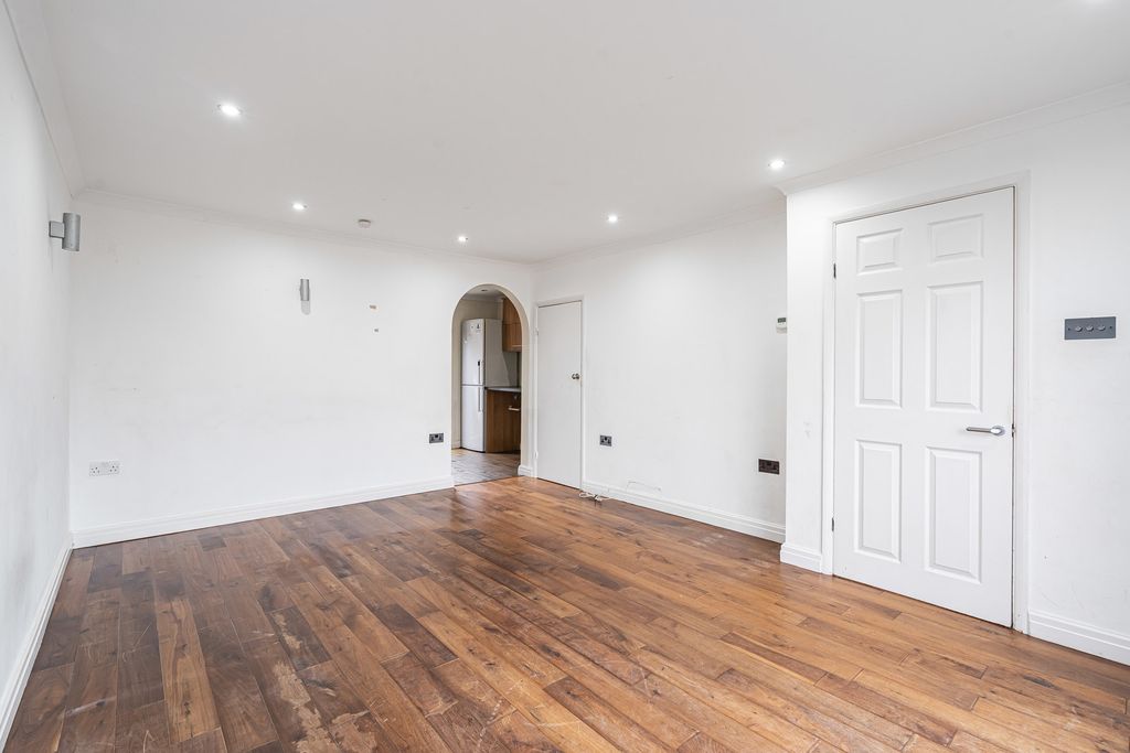 Property photo 3 of 22 Reception Room