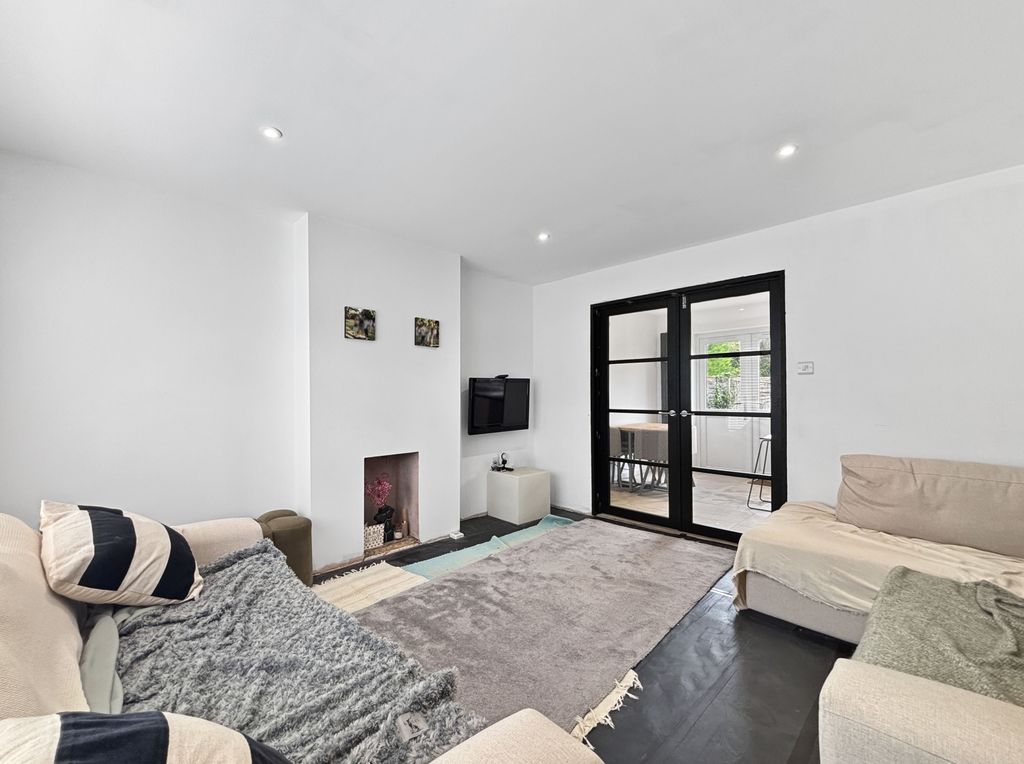 Property photo 2 of 18 c9A2504A6Eec7B137953Bceb826Afdbc4A432F9d