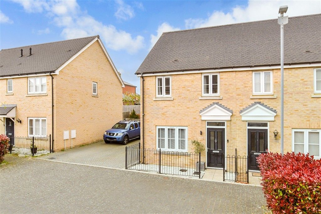 Property photo 1 of 14 External Front Web...