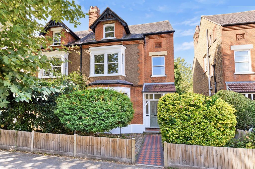 Property photo 1 of 8 Llucylrxzkaw97x4O1Mxiw.Jpg