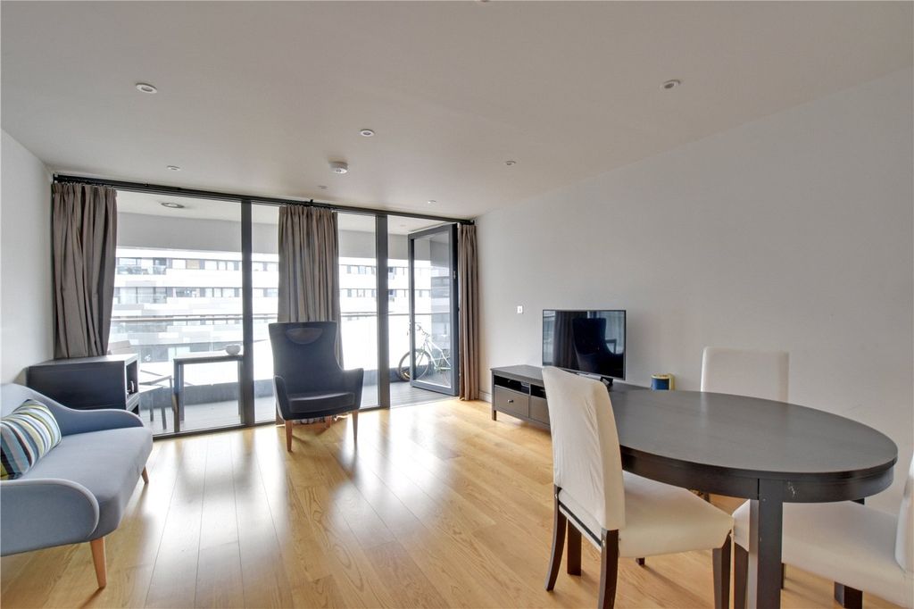 Property photo 2 of 14 Picture No. 19