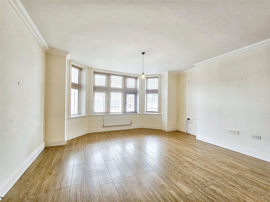 Property photo 2 of 10 Picture No. 11
