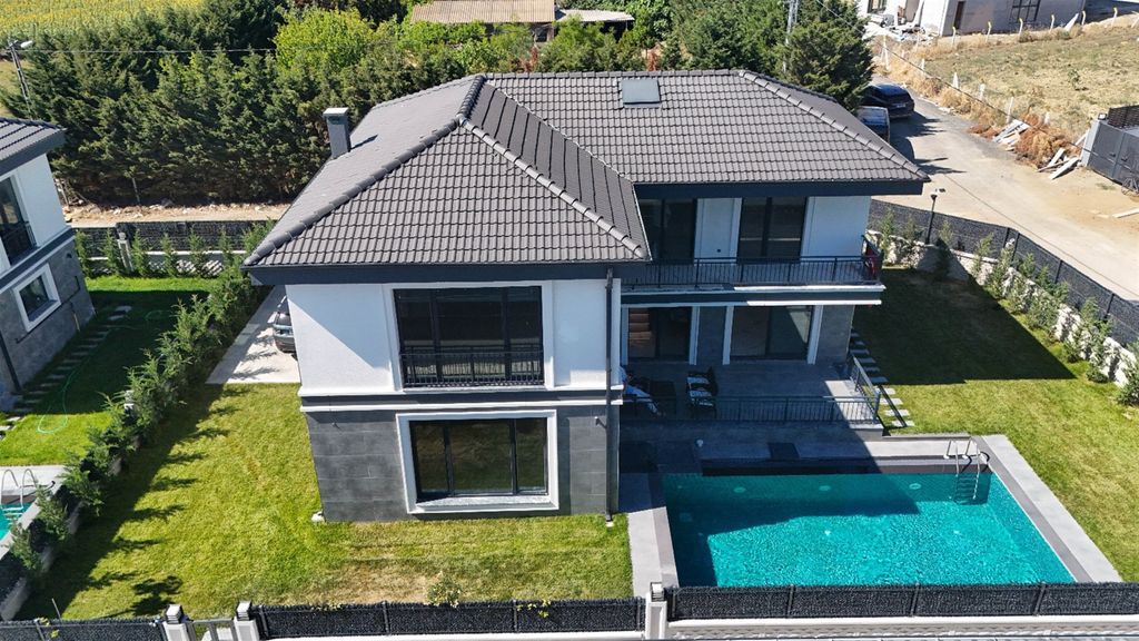 Property photo 1 of 18 Sensational Istanbul Investment Property For Sale - Main View Of The Villa