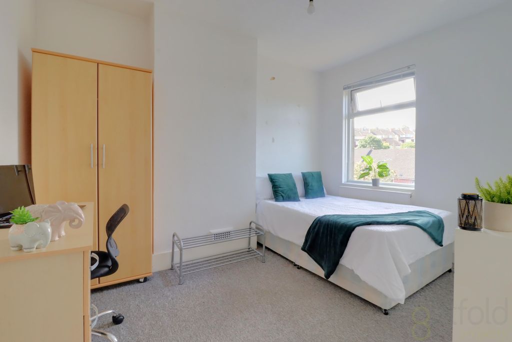 Property photo 3 of 12 Bedroom 2