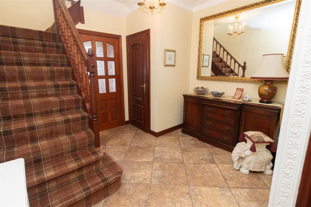 Property photo 2 of 20 Hallway