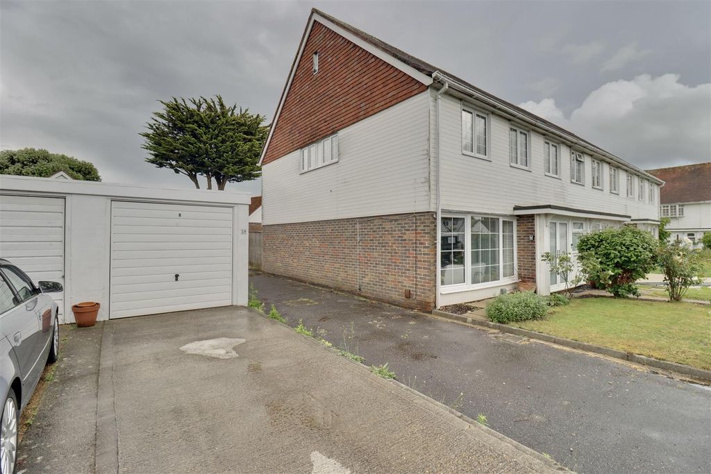 Additional image 31 of 3 bed maisonette for saleLangstone High Street, Havant PO9