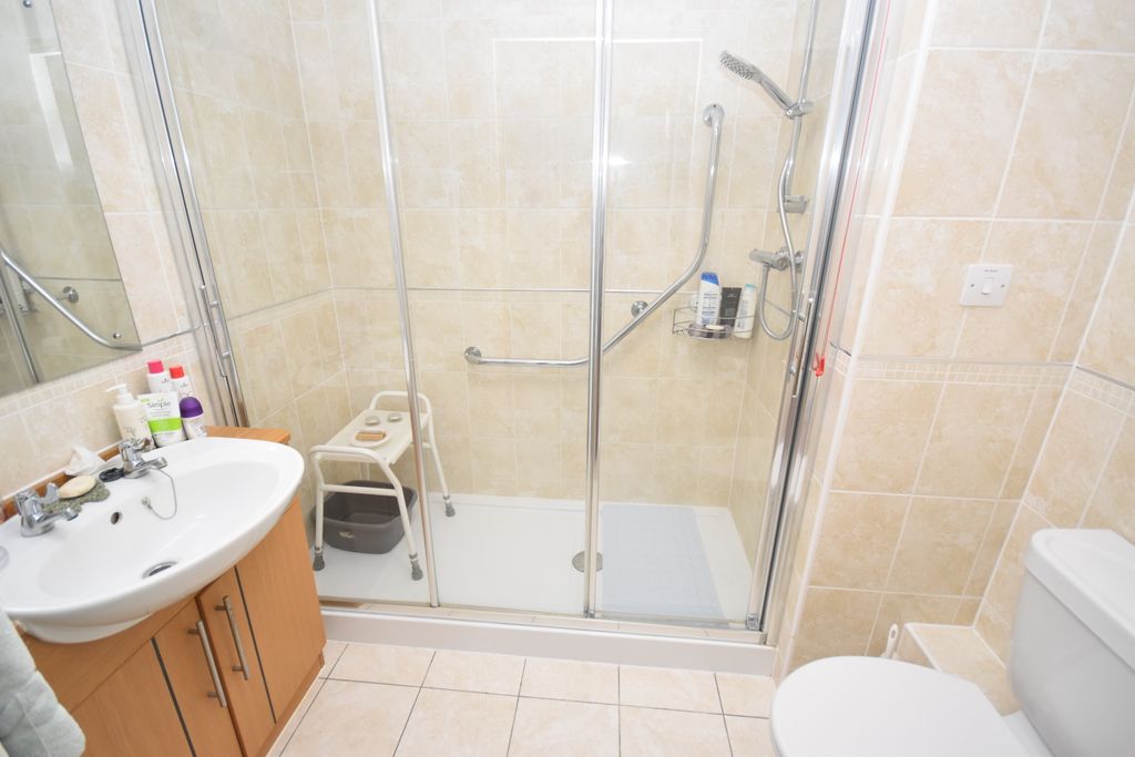 Property photo 3 of 9 Shower Room