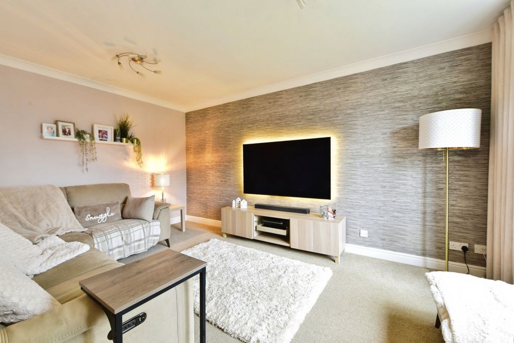 Property photo 3 of 24 Pbox-Img.Jpg