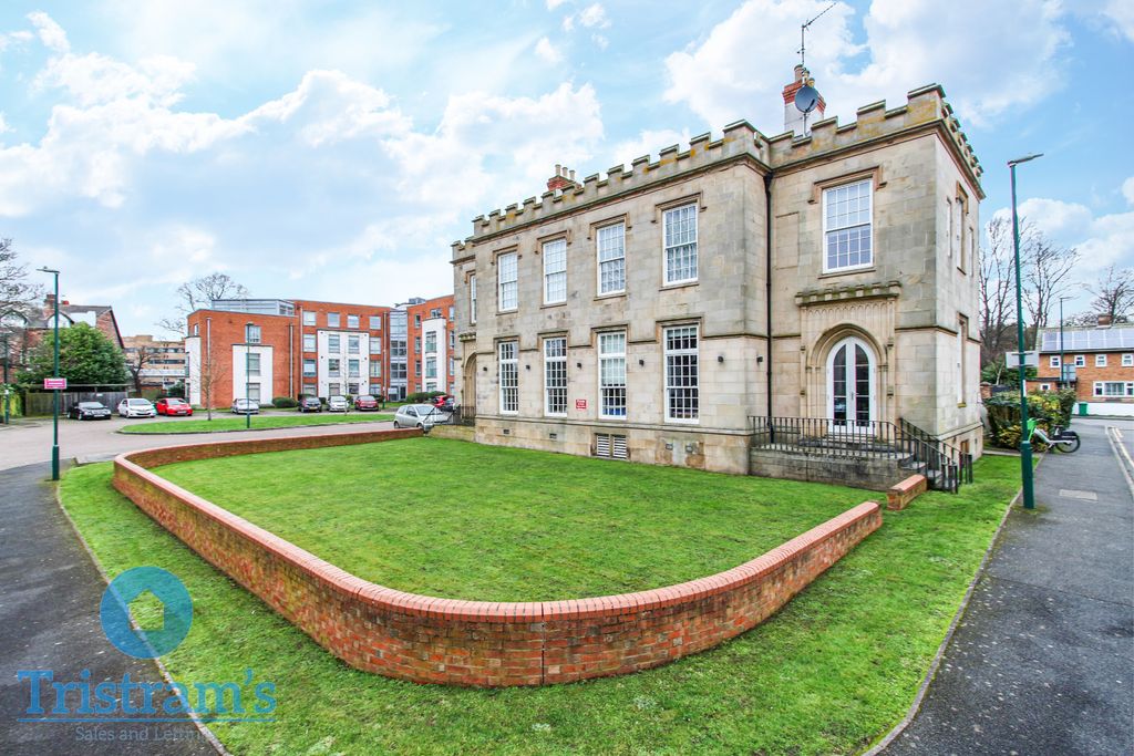 Property photo 1 of 12