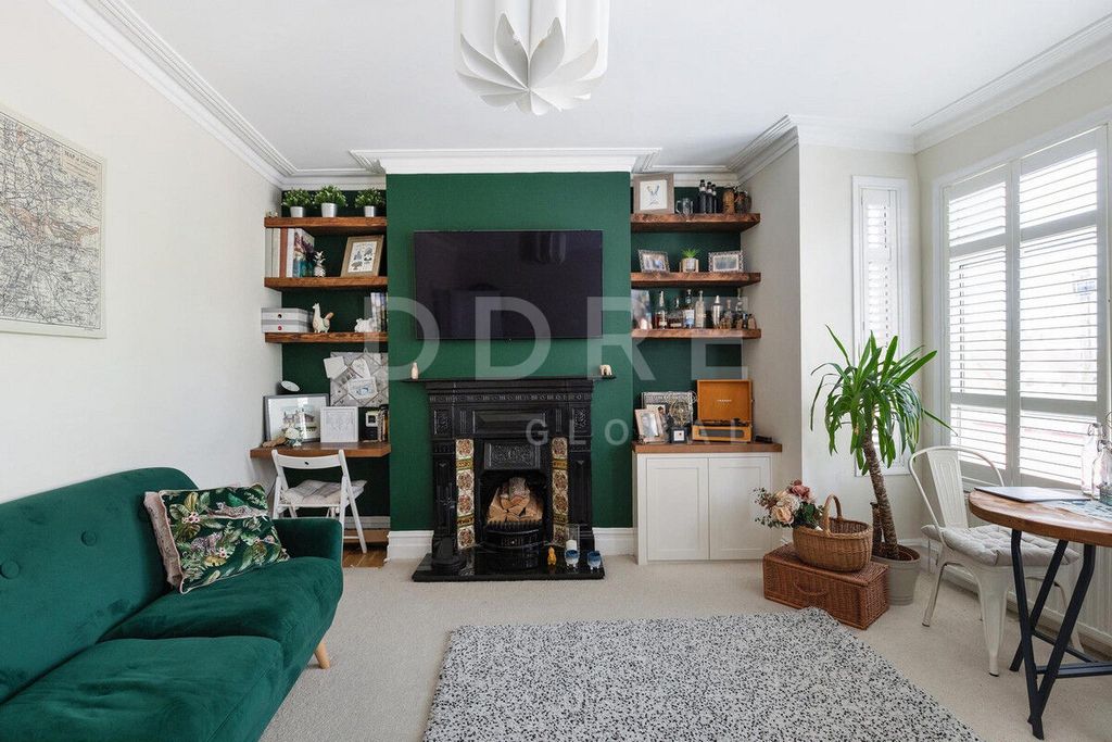 Property photo 2 of 8