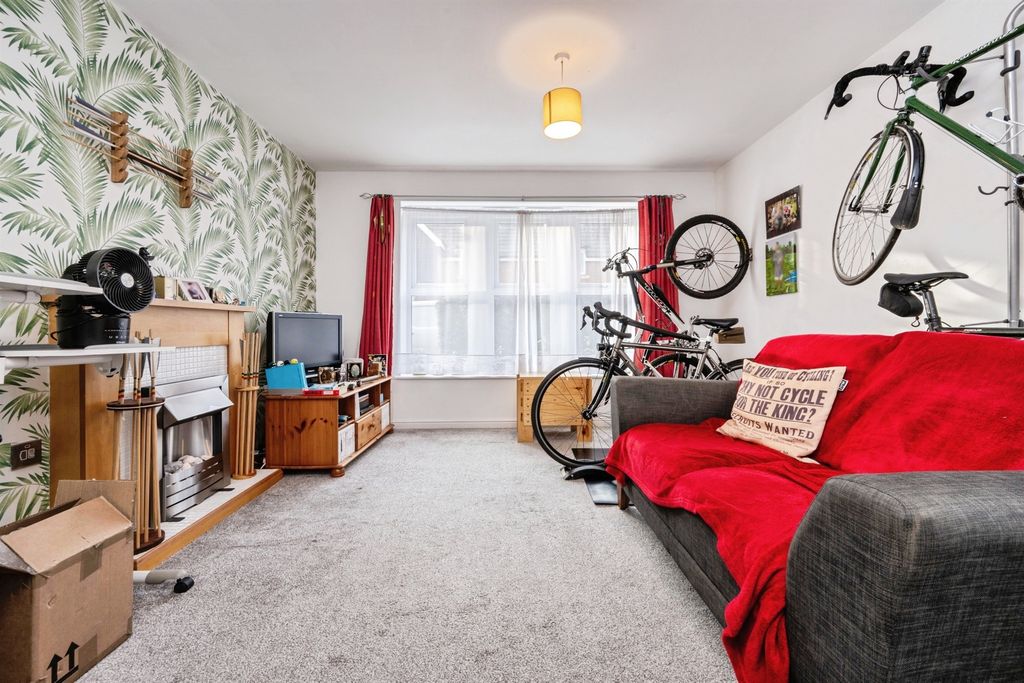Property photo 3 of 9