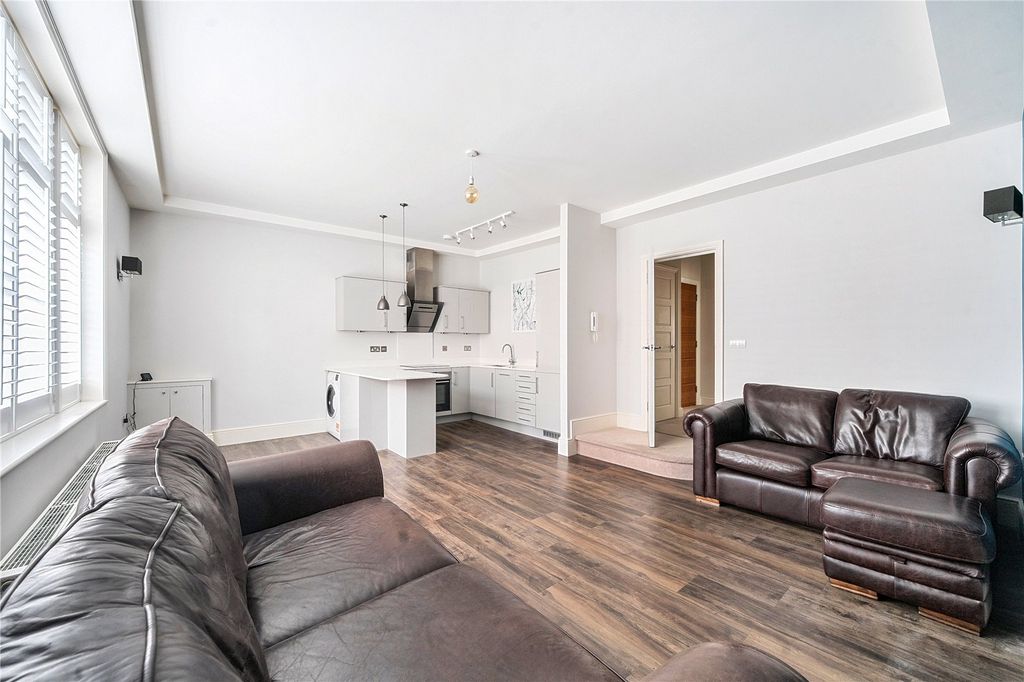 Property photo 2 of 11 Picture No. 22
