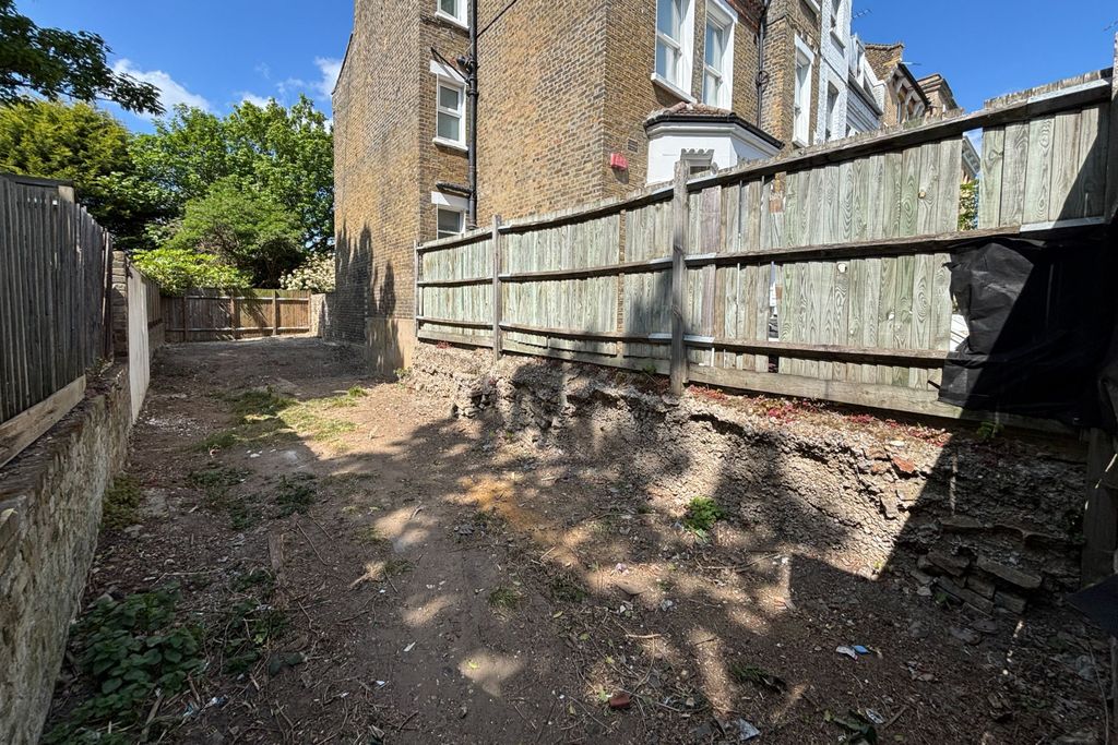 Property photo 2 of 13 Land At 98 Bromfelde Road, Clapham, London, Sw4 6Ps