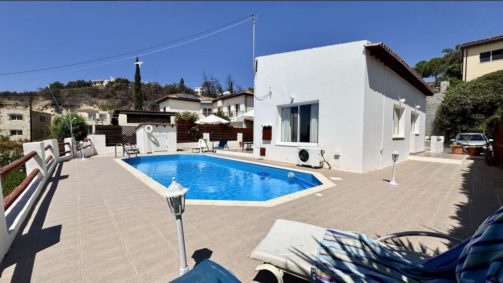 Property photo 2 of 28