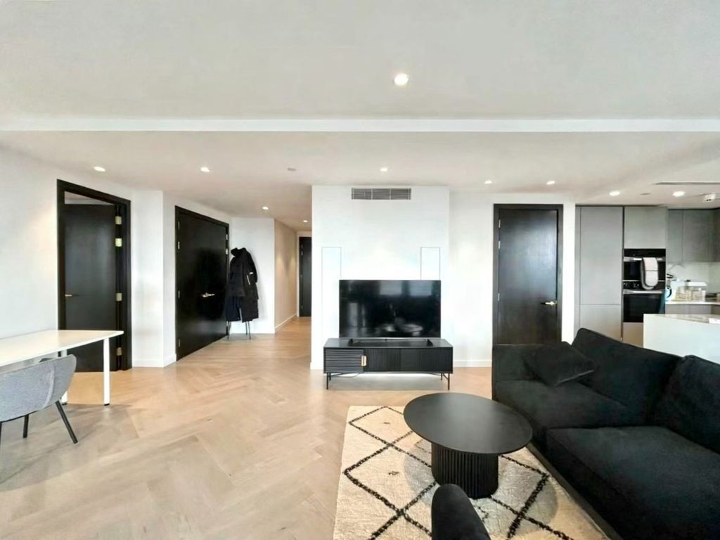 Property photo 2 of 37