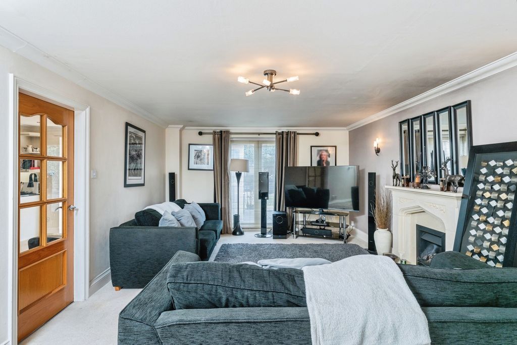 Property photo 2 of 33 Pbox-Img.Jpg