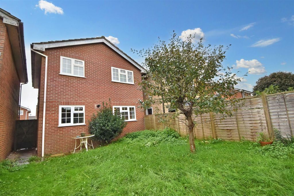 Property photo 2 of 10