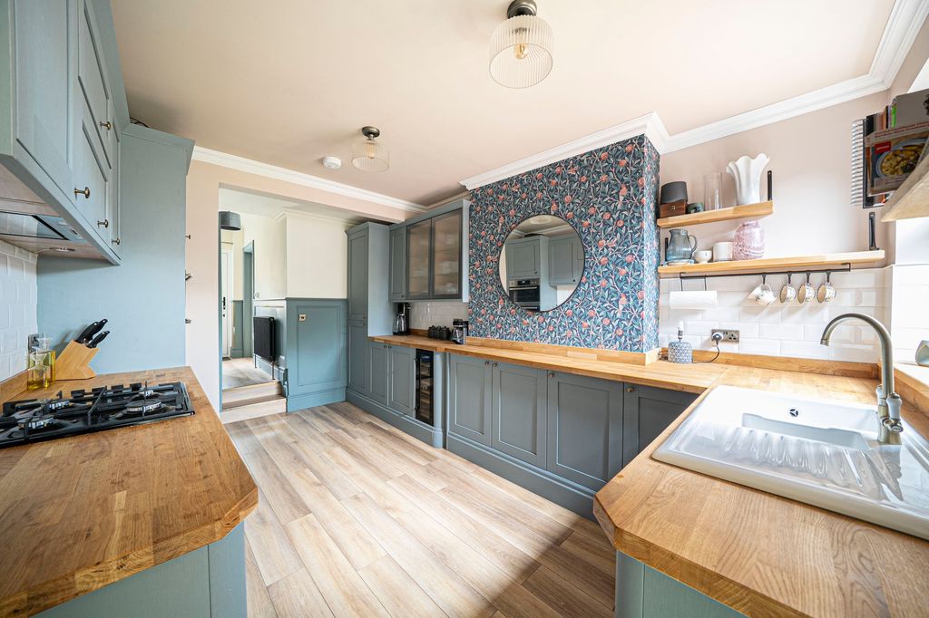 Property photo 3 of 41 Kitchen