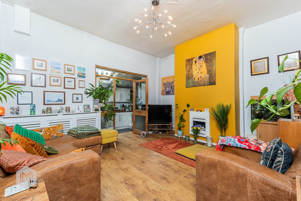 Property photo 2 of 17 Picture No. 05