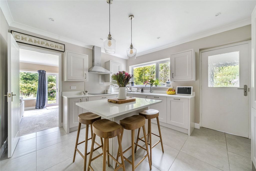 Property photo 3 of 17 Kitchen Breakfast Rm