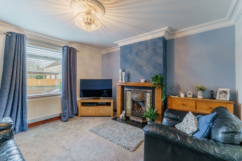 Property photo 3 of 33