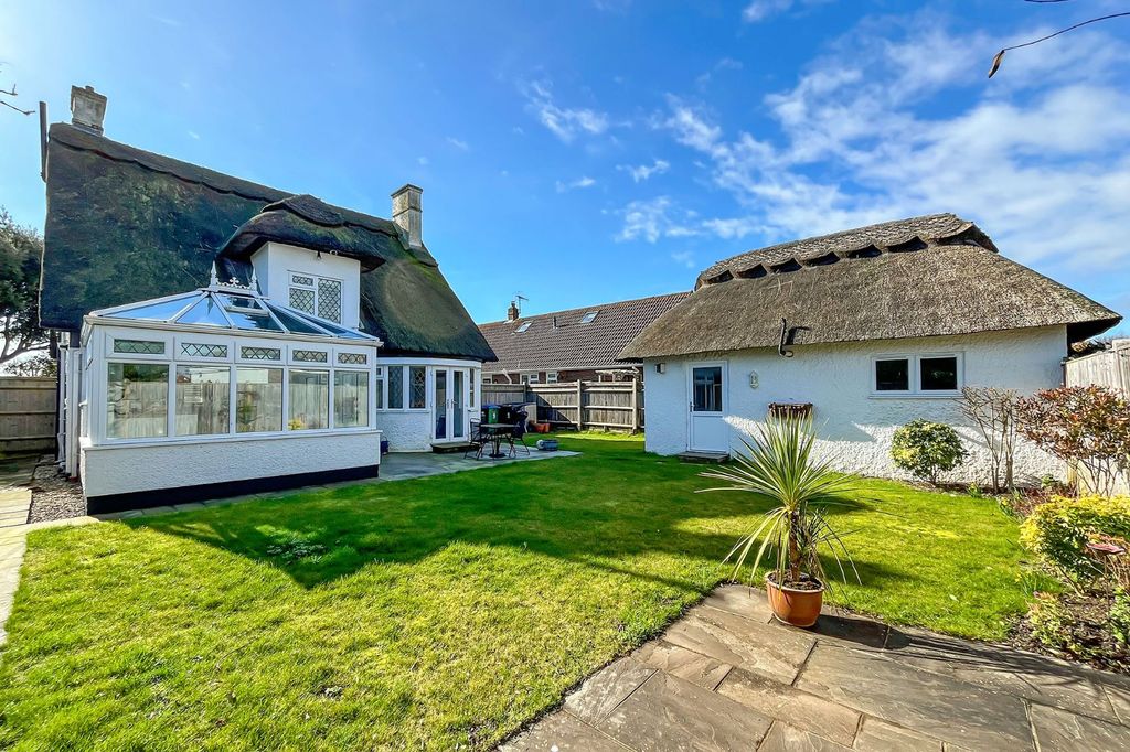 Property photo 2 of 20 Picture No. 15