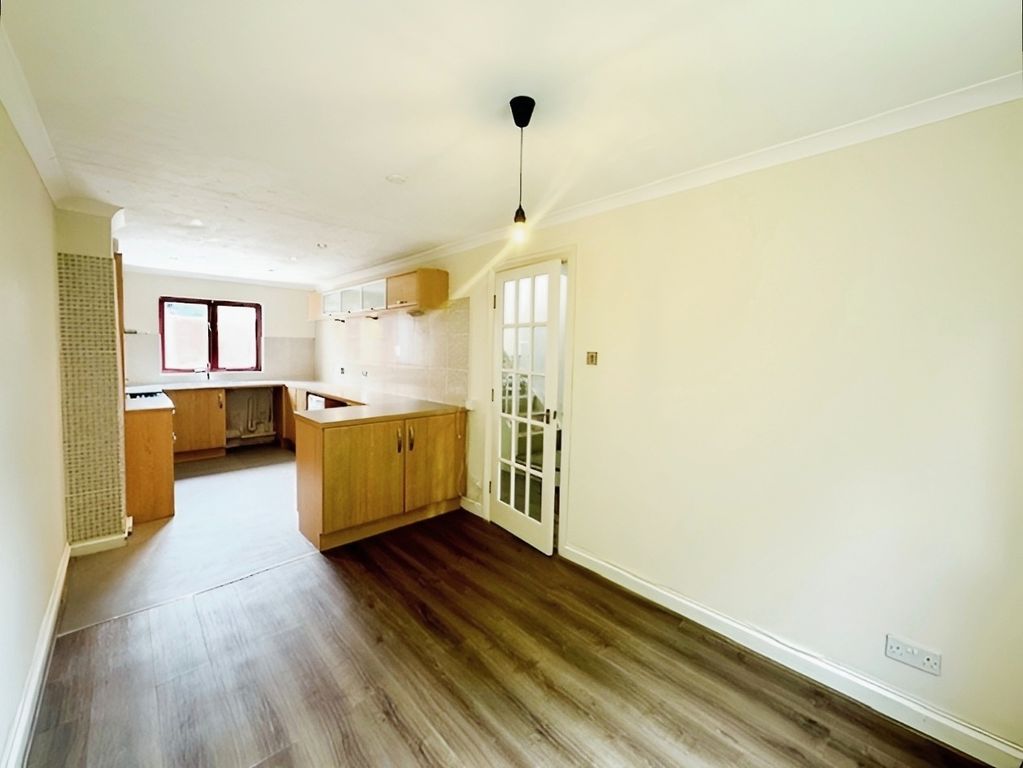 Property photo 2 of 11 Image
