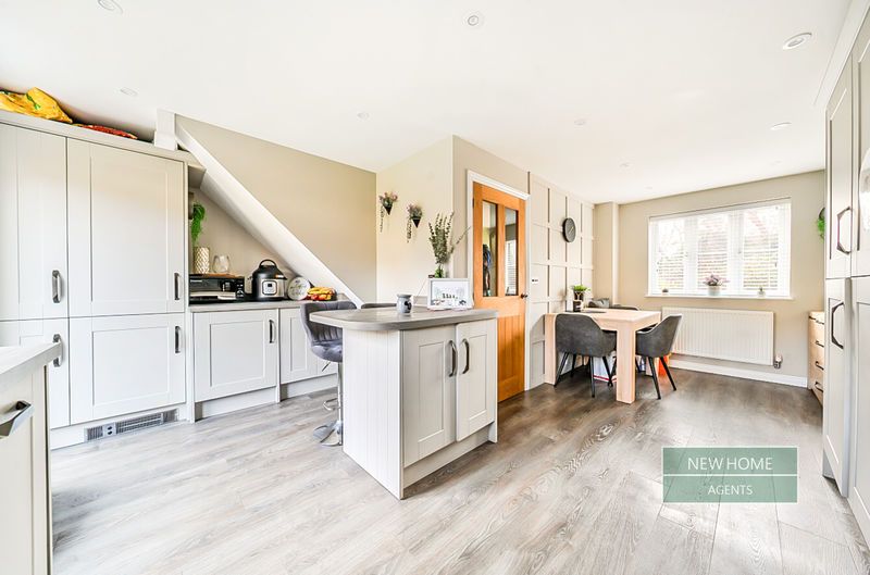 Property photo 3 of 20 Photo 12